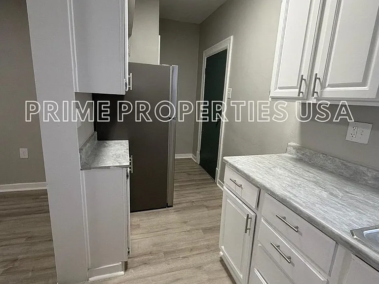 205 Dengler St — Photo 7