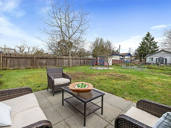 3rd image of 680 Montague Rd