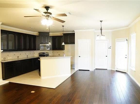 3rd image of 4109 Comanche Dr