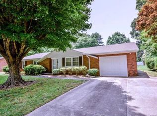 451 Fieldstone Rd, Mooresville, NC 28115