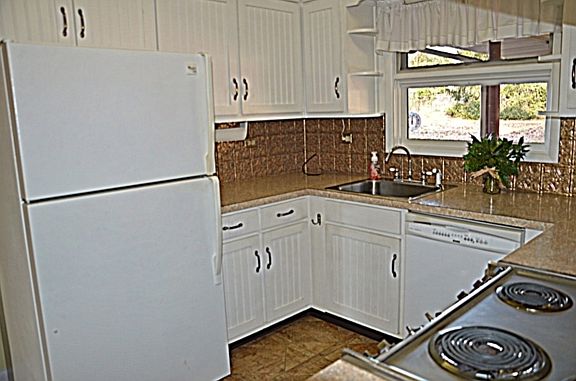 5th image of 2140 Montrose Ave