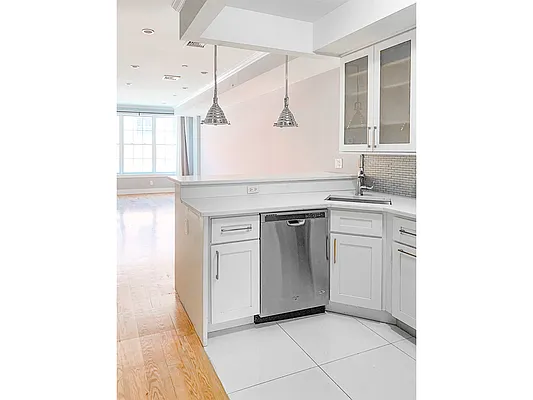 Rented by MySpaceNYC | media 3