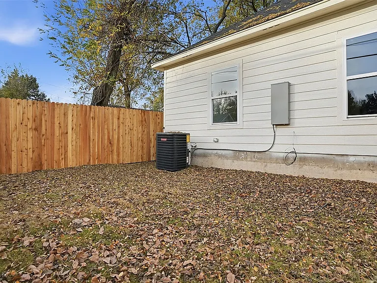 1435 N Main St #B — Photo 41