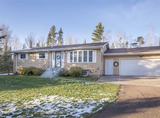 1661 Old North Shore Rd, Duluth, MN 55804