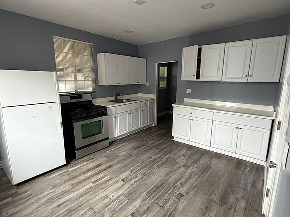 2nd image of 623 E Santa Ana Blvd #625