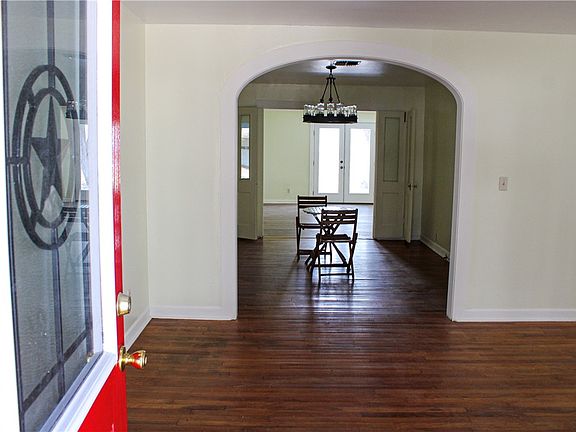 5th image of 903 W Alice Ave