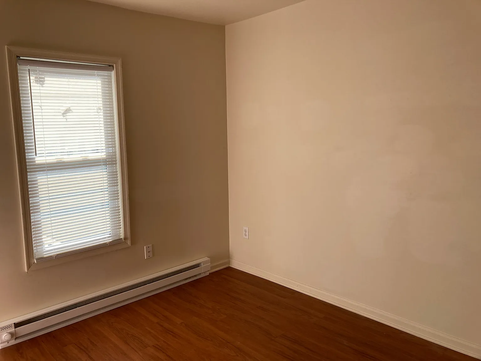 2 bed, 1000 sqft, $1,350 — Photo 4