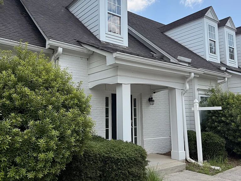 110 Howard Ln #C — Photo 2