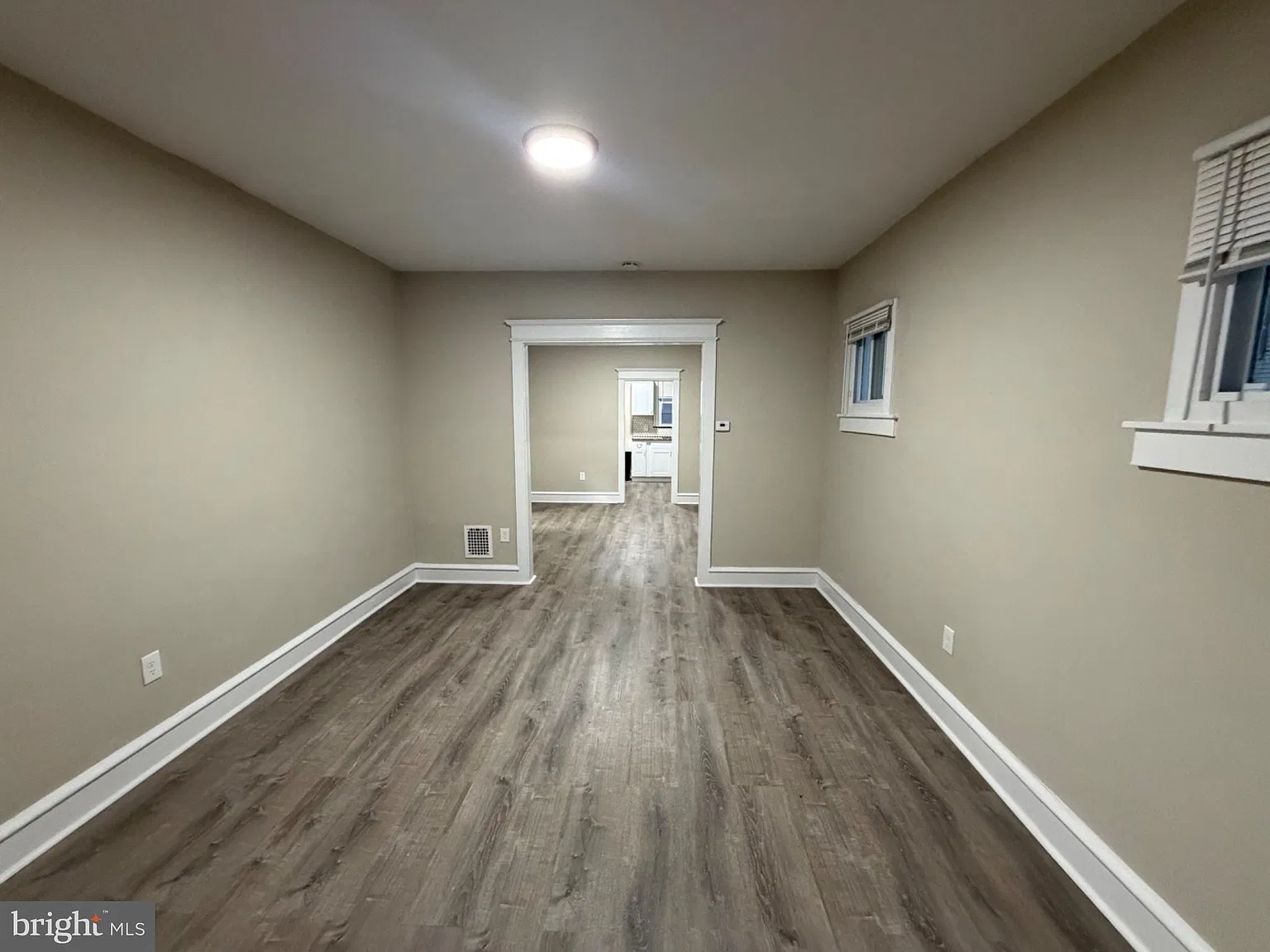 3 bed, 1.0 bath, 1705 sqft, $2,200 — Photo 4