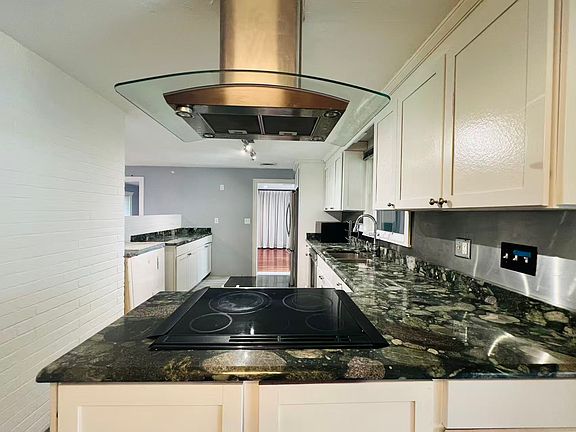 3rd image of 184 Richard Rd #0
