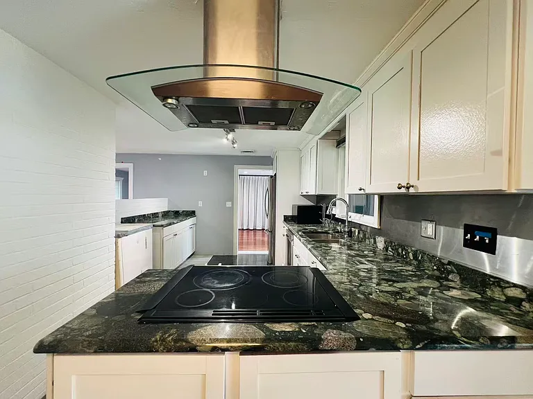 184 Richard Rd #0 — Photo 3