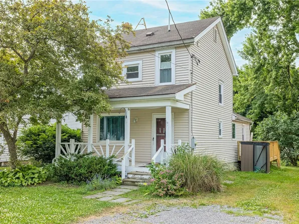 113 Myrtle St, Le Roy, NY 14482