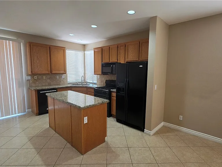 604 Palmwood Ln — Photo 4