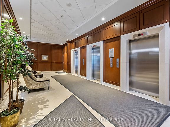 4th image of 200 Rideau St #1202