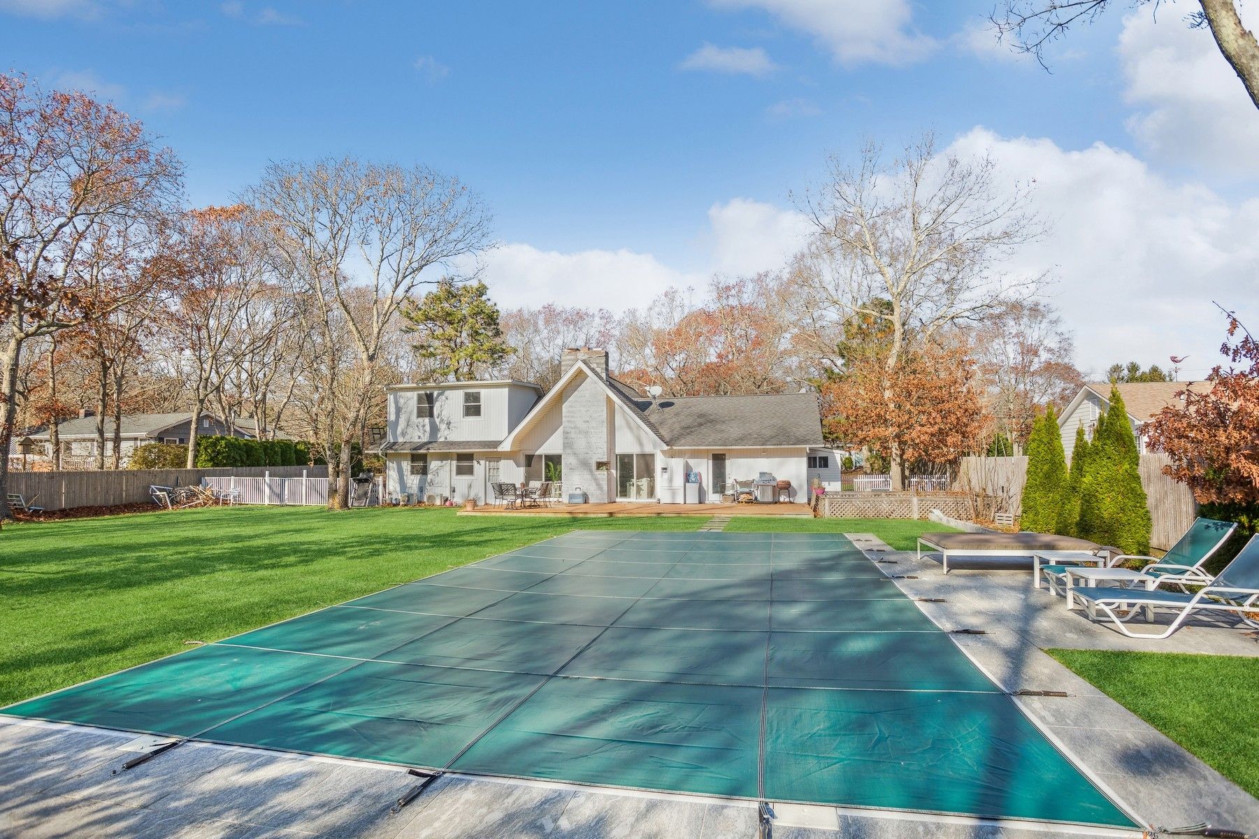 17 Birchwood Ln, East Quogue, NY 11942 Out East