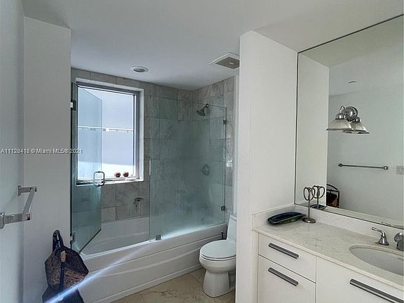 5th image of 1060 Brickell Ave APT 613