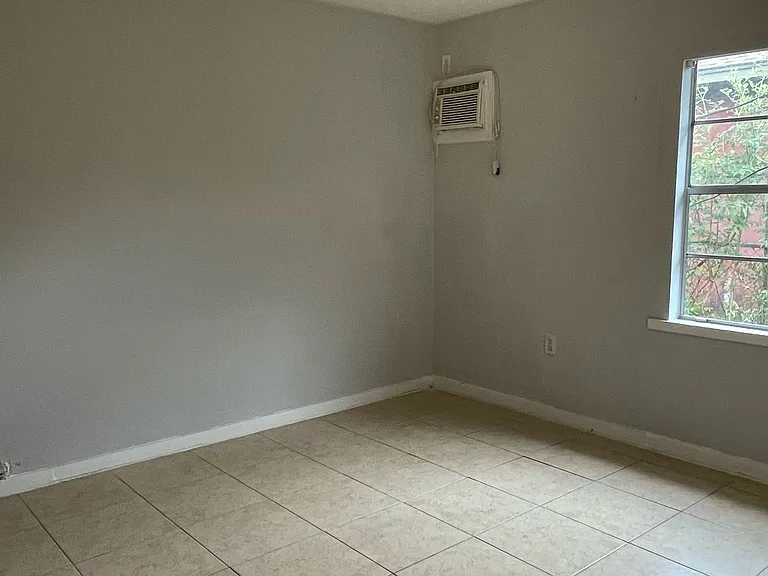 122 Red Ripple Rd #B — Photo 6