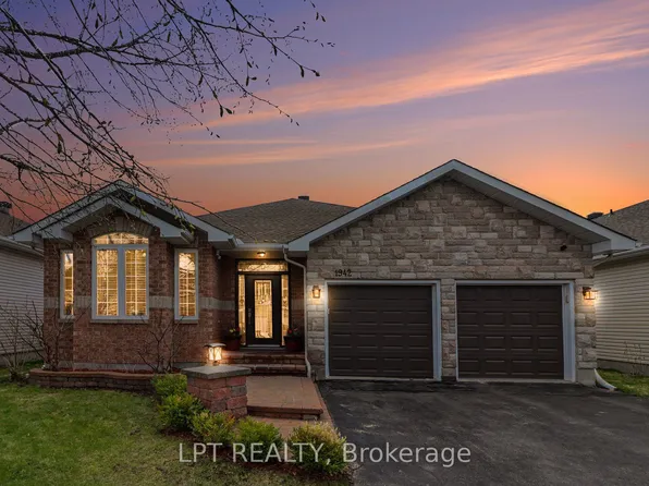 1942 Caprihani Way, Ottawa, ON K4A 4R6