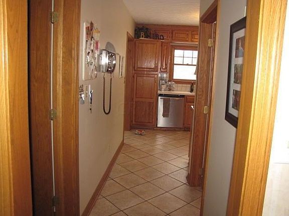 5th image of 595 N Buena Vista St