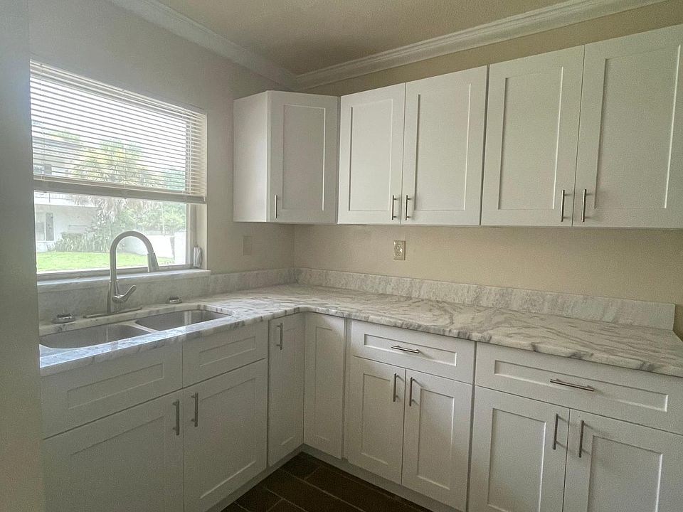 1st image of 2716 E Washington St #15