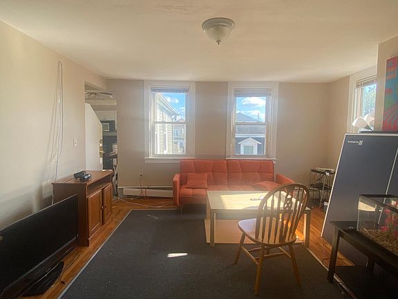 5th image of 299 Wickenden St Floor 3