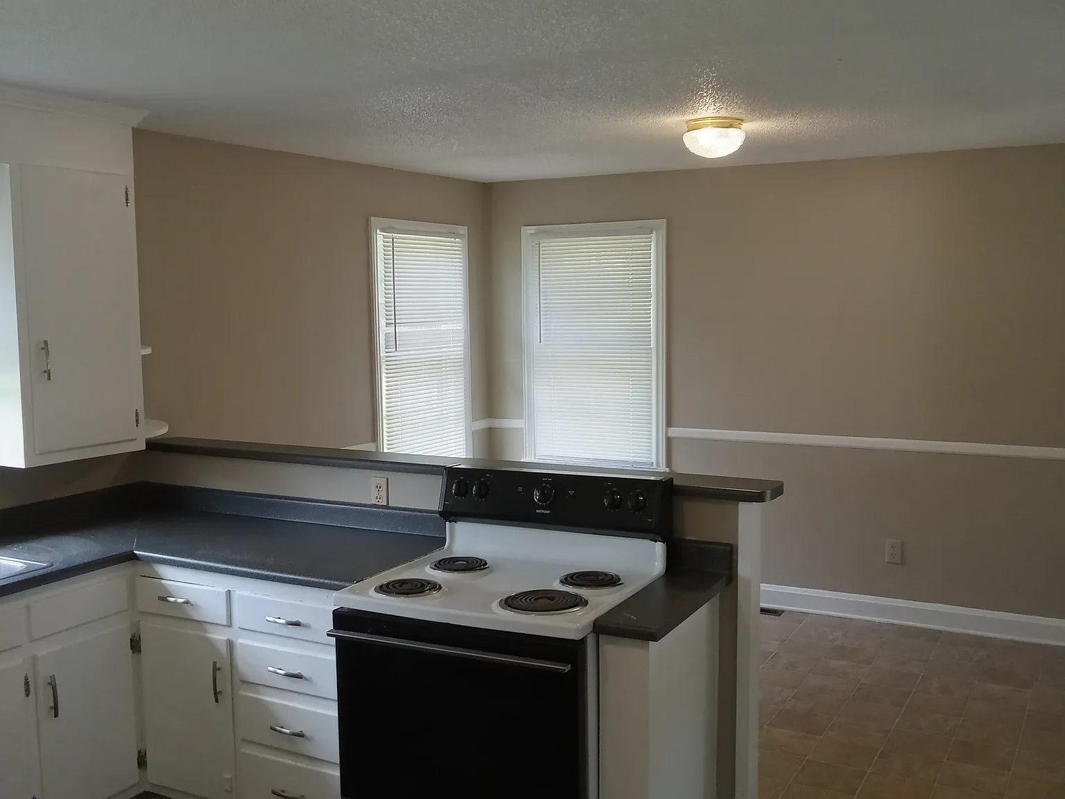 3 bed, 1716 sqft, $1,650 — Photo 3