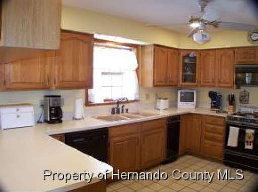 OAK KITCHEN CABINETS