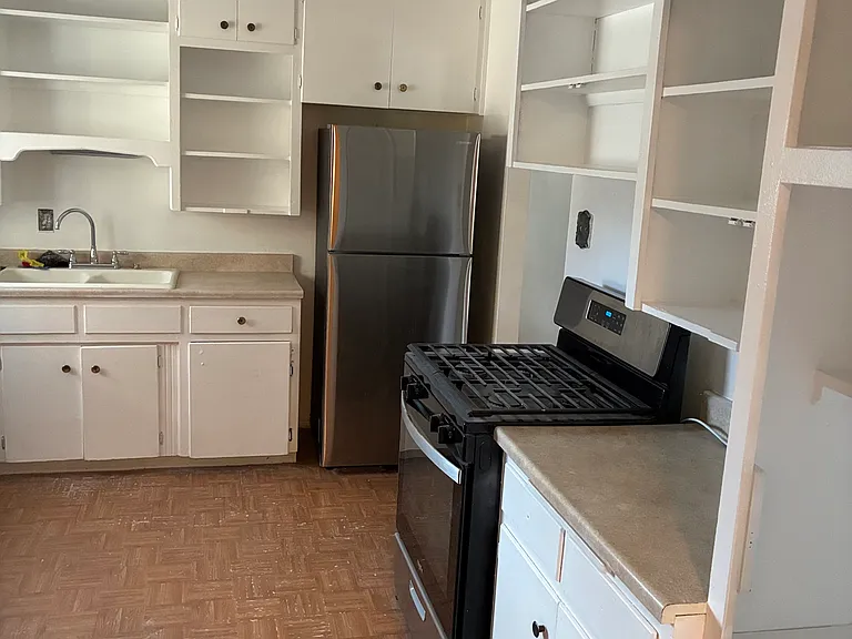 2733 Palomas Dr NE — Photo 4
