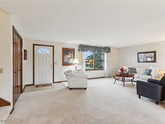 5th image of 18361 William Dr