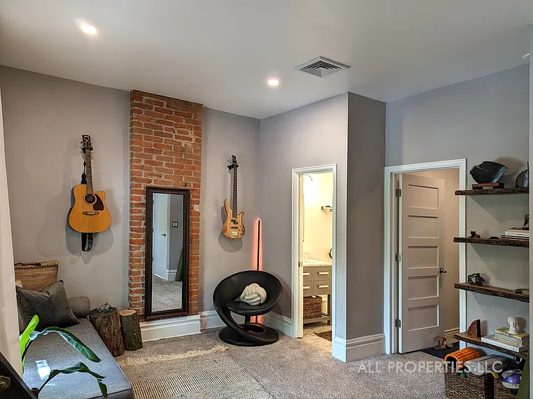 2753 Champa St — Photo 15