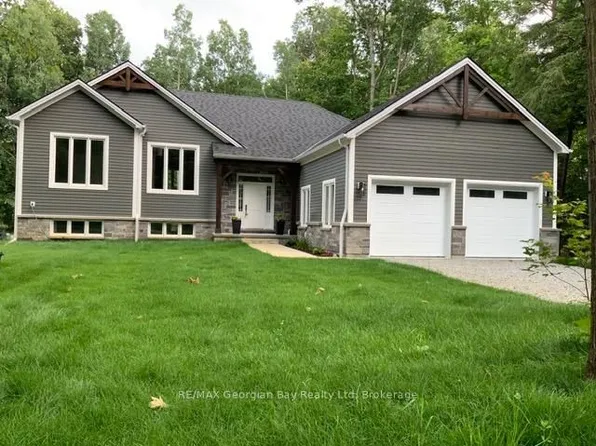 5 Oakwood Ave, Tiny, ON L9M 0J2