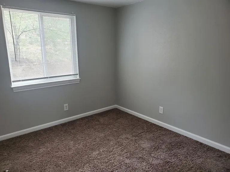 421 - 425 E Fountain Pl — Photo 10