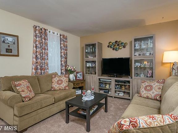 2nd image of 5701 Sailstone Ln