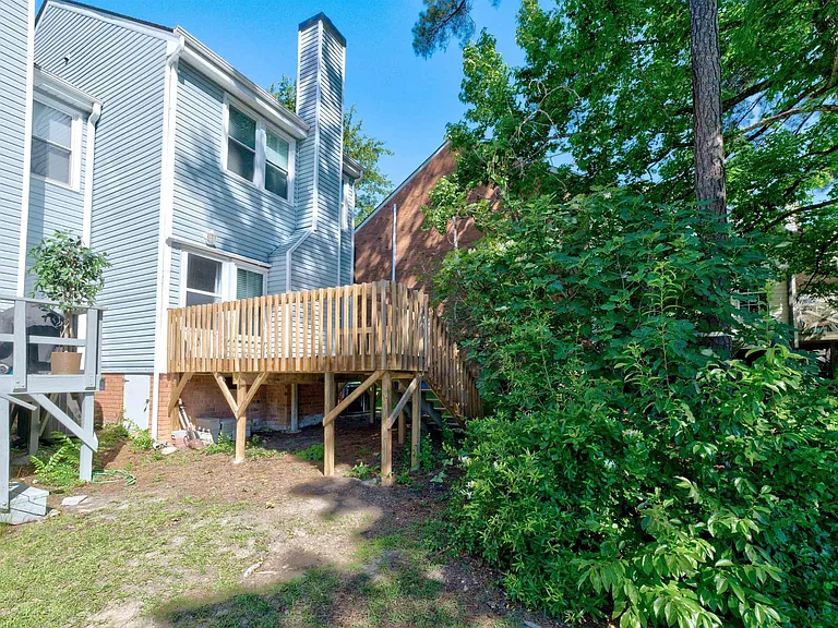 111 Village Walk — Photo 28