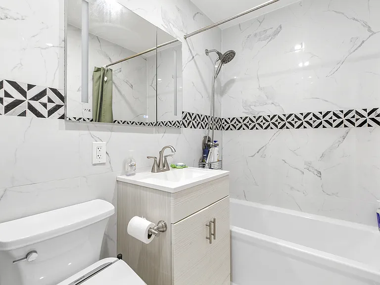 379 West St #5B — Photo 4