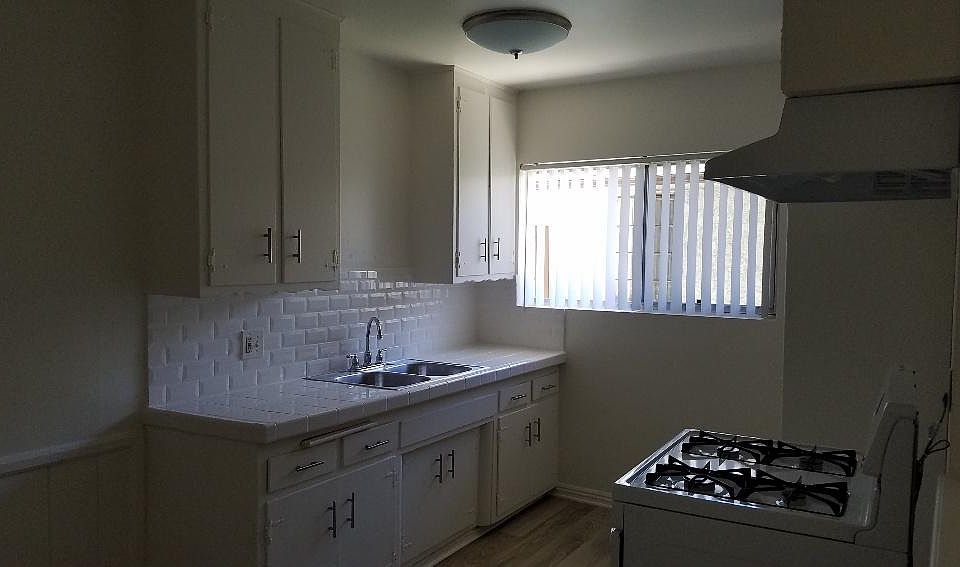 1st image of 316 N Howard St APT 3