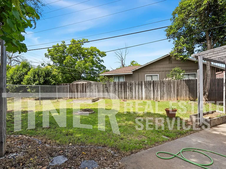 2720 Riesling Way — Photo 20