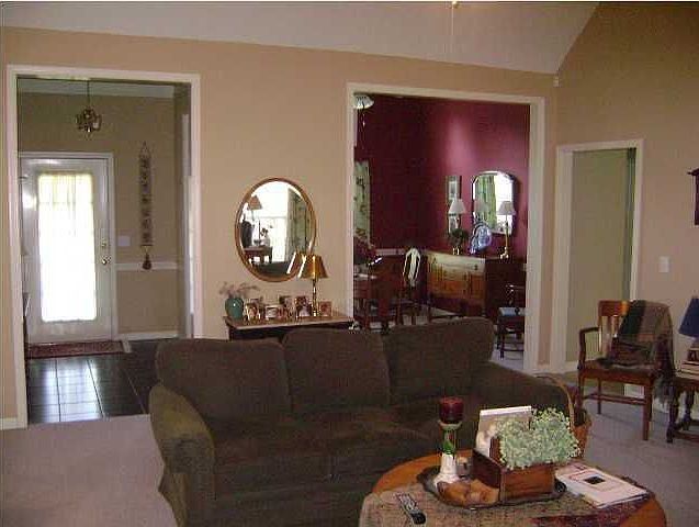 2nd image of 130 Bennington Pointe