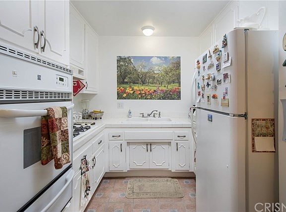 4th image of 19161 Avenue Of The Oaks Unit B