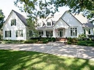 8511 Delmar Ln, Prairie Village, KS 66207