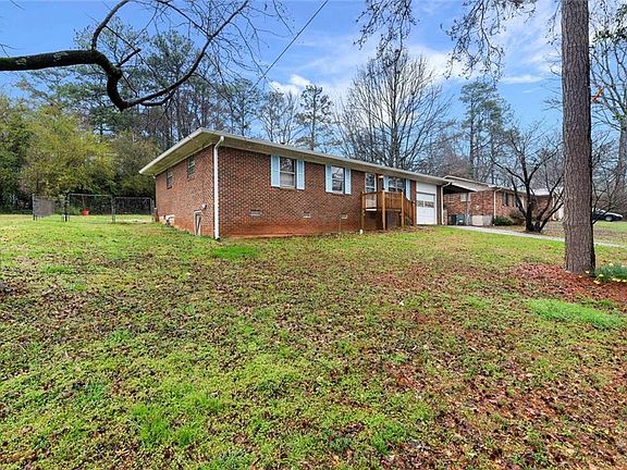 3rd image of 991 Lancelot Dr