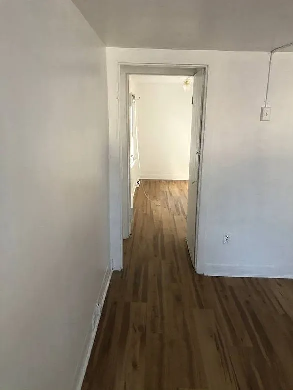 3 bed, 1104 sqft, $2,090 — Photo 2