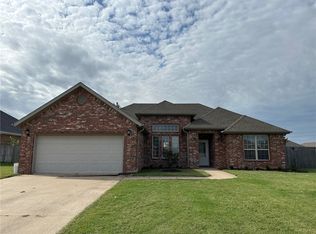 702 SW Wallstone Rd, Bentonville, AR 72712