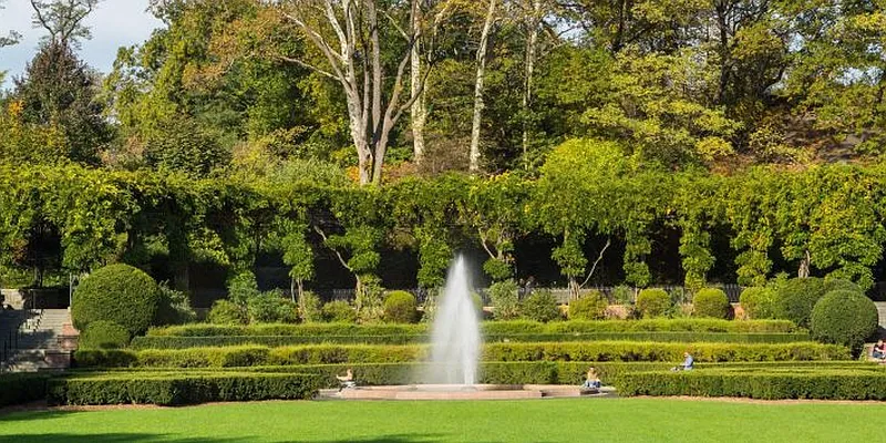 Rented by Corcoran | media 22