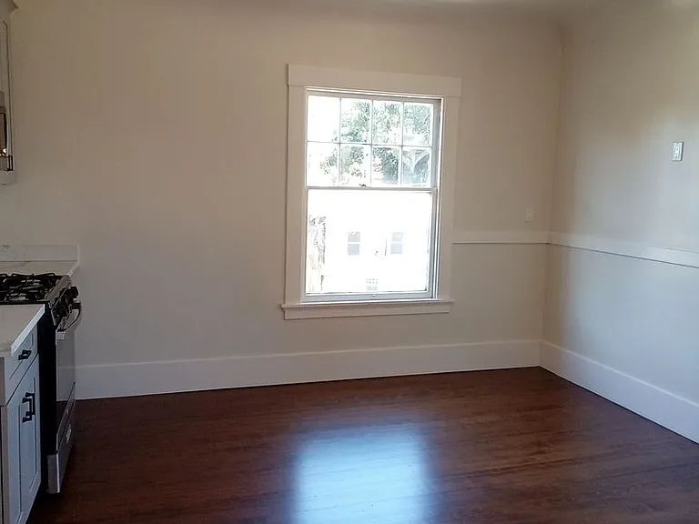 800 Capitol St — Photo 13