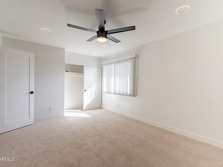 938 W Mission Ln — Photo 34