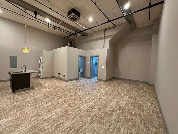 4th image of 614 Poplar St #102