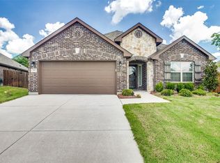 521 Bird Creek Dr, Roanoke, TX 75068