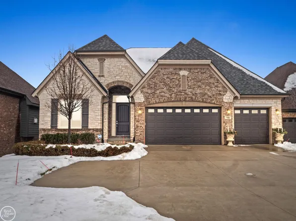 7981 Glacier Club Dr, Washington, MI 48094