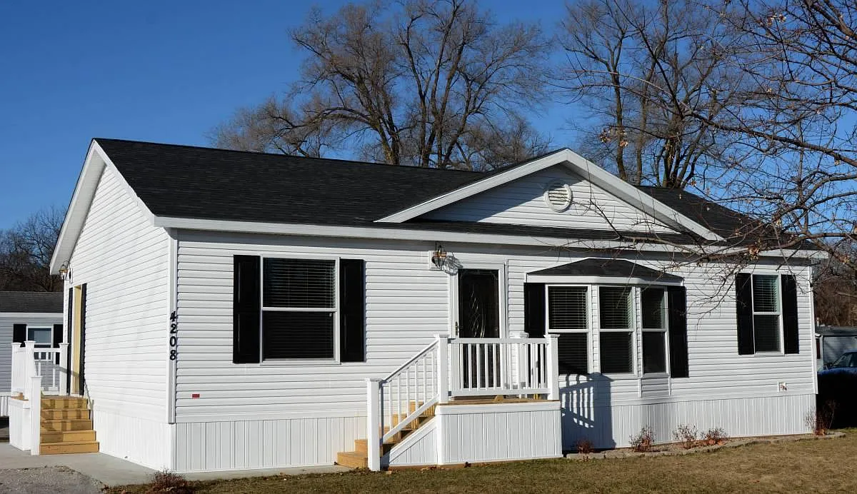 3 bed, 1120 sqft, $1,100 — Photo 3